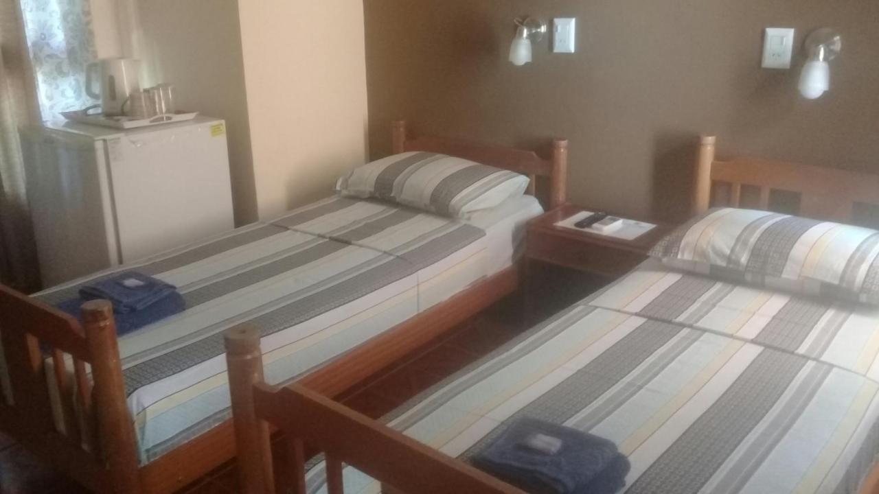 Hospedaje Los Vencejos Puerto Iguazú Eksteriør bilde
